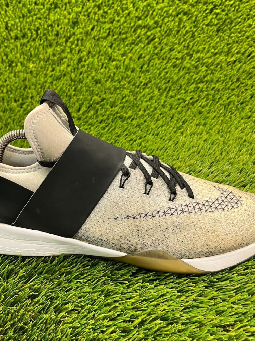 Nike Air Zoom Strong Womens Size 10.5 Beige Athletic Running Shoes Sneakers‎